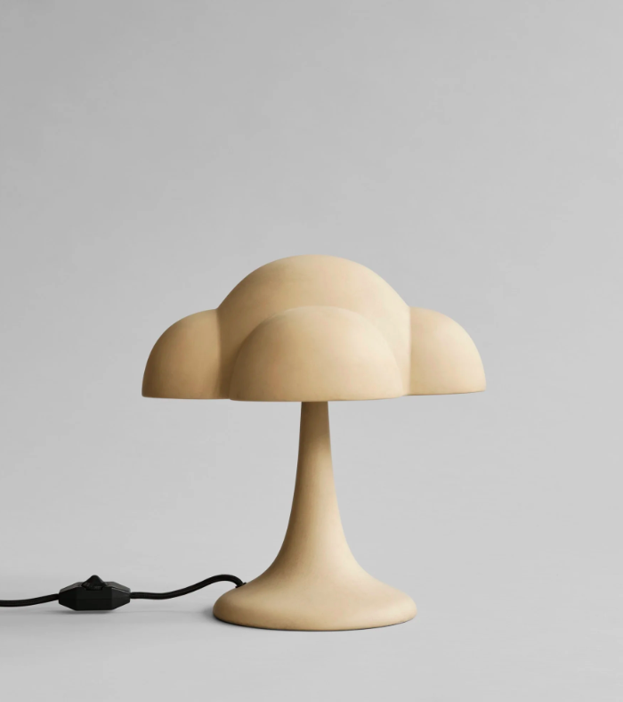 Настільна лампа Fungus пісчаного кольору від 101 Copenhagen