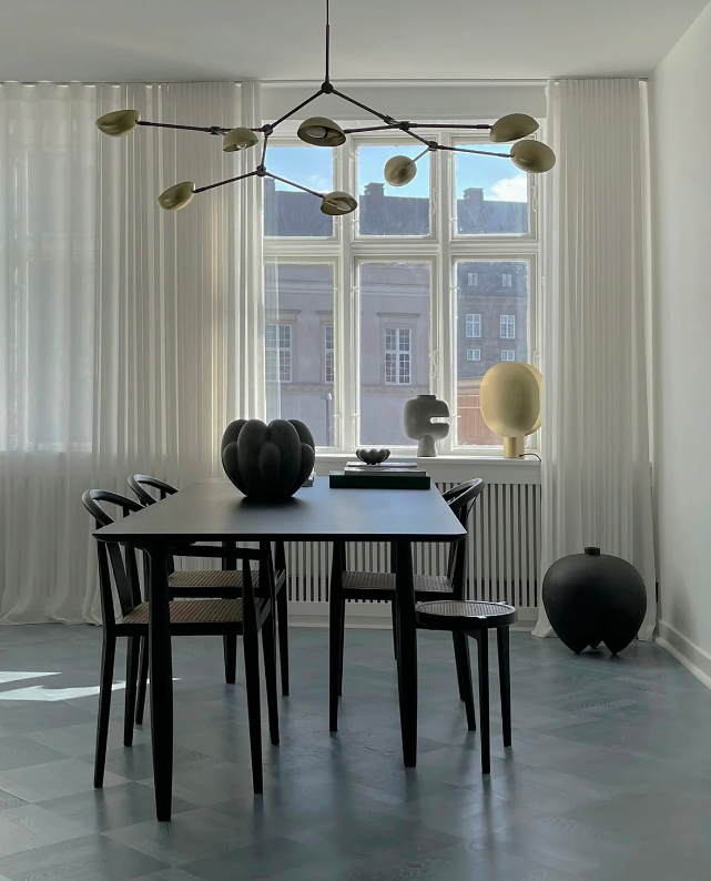 Латунна люстра Drop від 101 Copenhagen