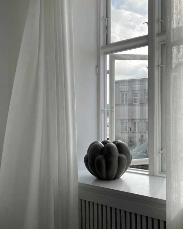 Ваза Bloom темно-сірого кольору від 101 Copenhagen