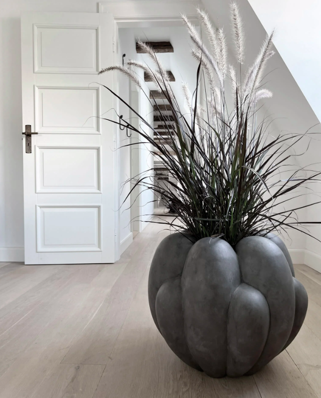 Ваза Bloom темно-сірого кольору від 101 Copenhagen