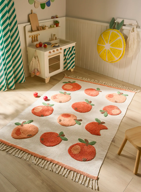 Дитячий килим Alma Apples від Benuta.