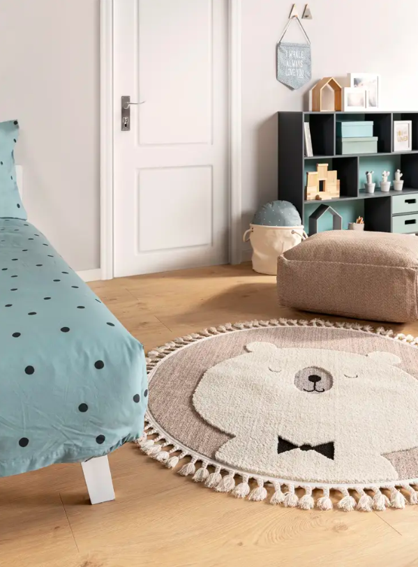 Круглий дитячий килим Momo Bear від Benuta.