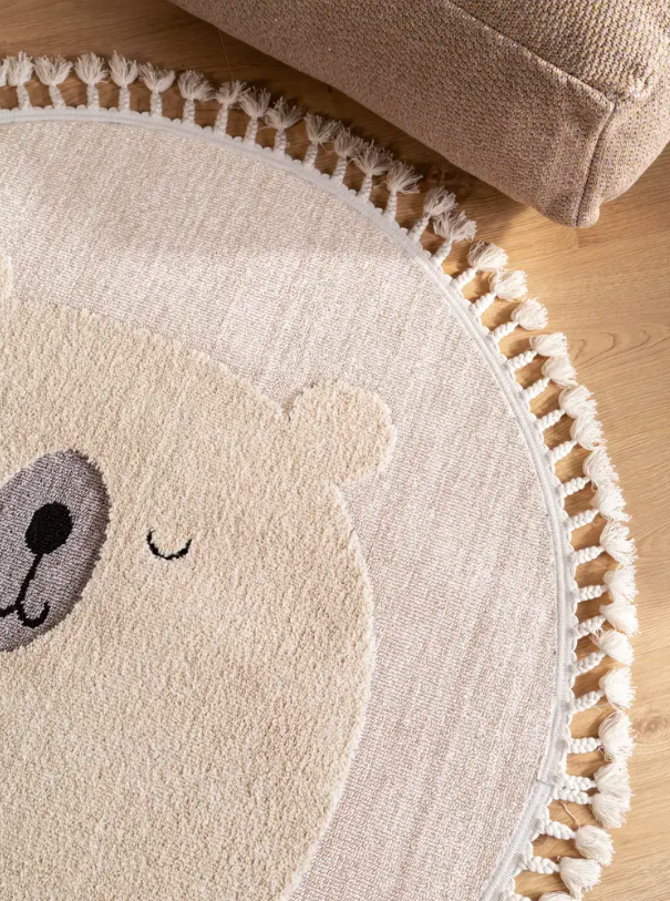 Круглий дитячий килим Momo Bear від Benuta.