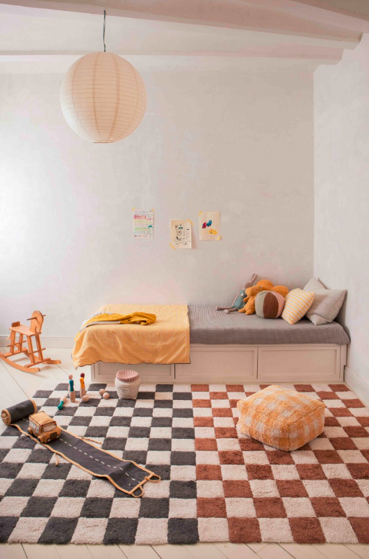 Дитячий килим Kitchen Tiles карамельного кольору від Lorena Canals.