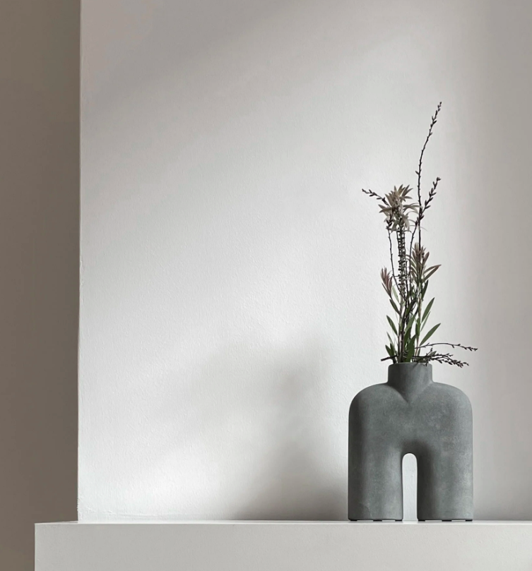 Розпродаж – 20% ваза Cobra Tall Mini темно сірого кольору від 101 Copenhagen