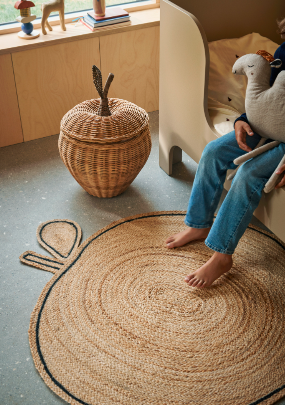 Круглий дитячий килим Apple від Ferm Living