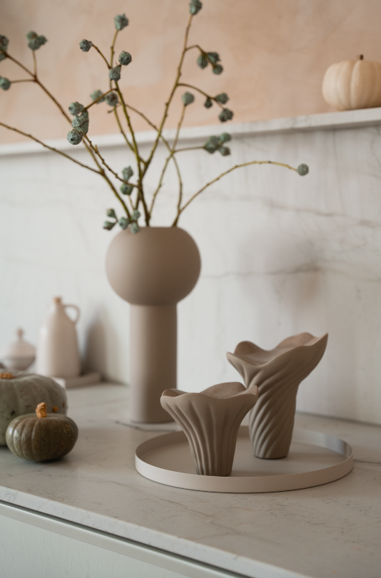 Декоративна прикраса Fungi пісчаного кольору від Cooee Design