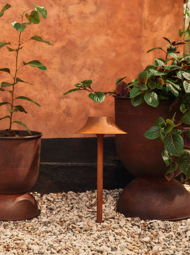 Горщик  для рослин Hourglass кольору іржі від Ferm Living