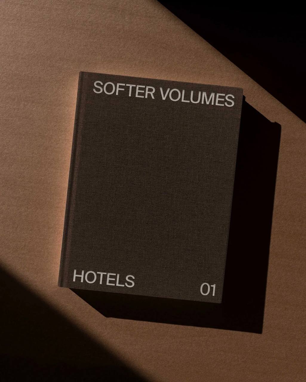 Інтр’єрна книга Hotels 01 від Softer Volumes