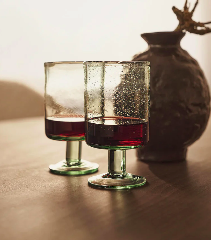 Келихи для вина Oli від Ferm Living.