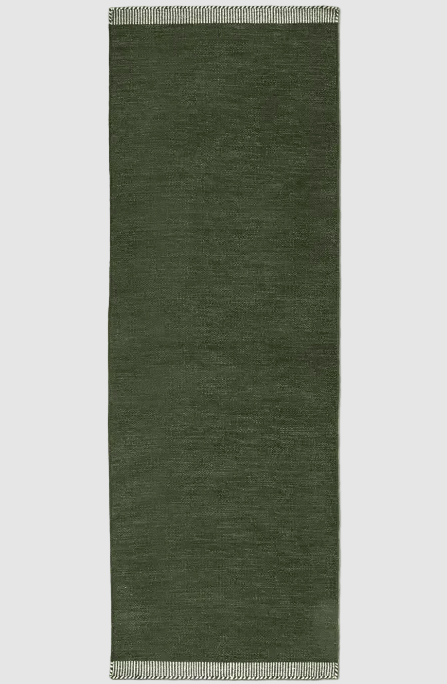 Килим Pure зеленого кольору від Classic Collection.