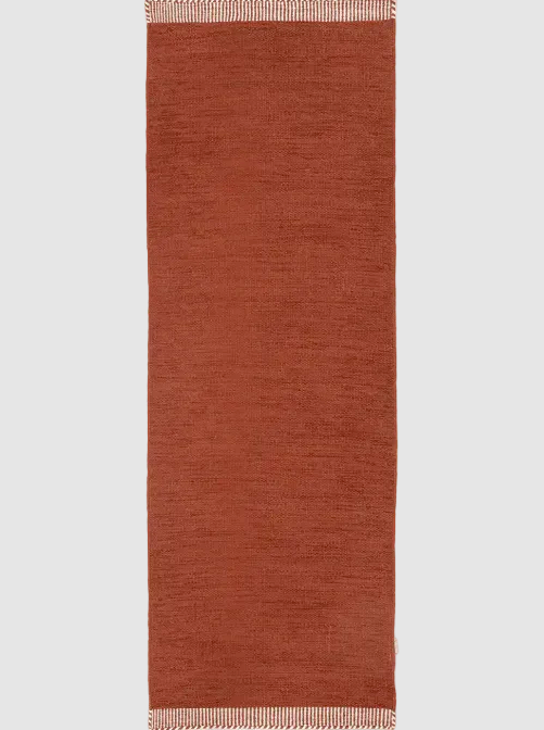 Килим Pure теракотового кольору від Classic Collection.