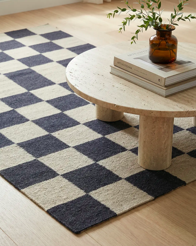 Килим Square чорного кольору від Classic Collection.