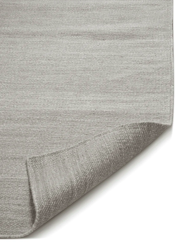 Килим Plain кольору срібла від Classic Collection.