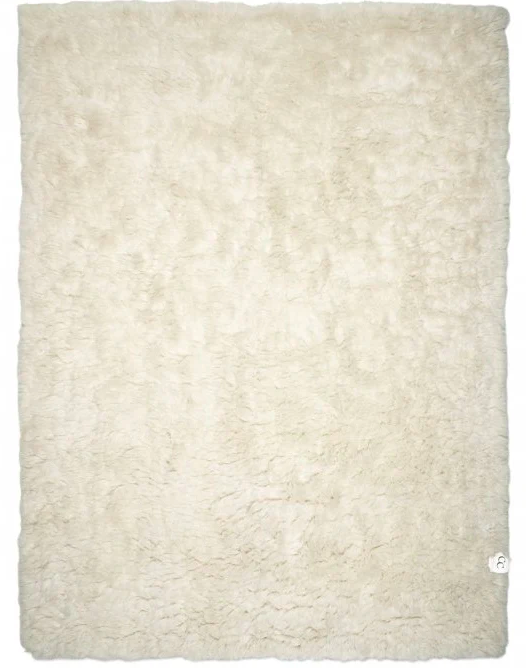 Килим Cloudy білого кольору від Classic Collection.