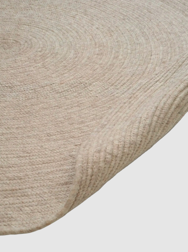 Килим круглої форми Merino вівсяного кольору від Classic Collection