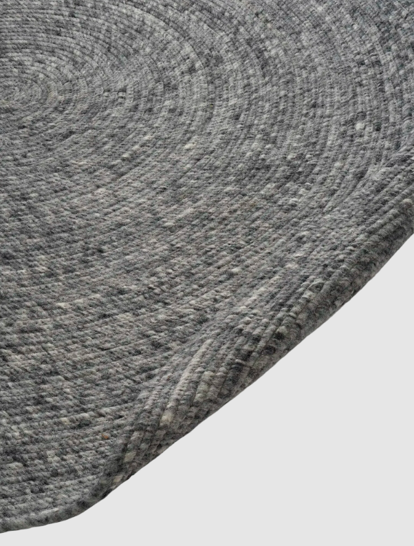 Килим круглої форми Merino гранітного кольору від Classic Collection