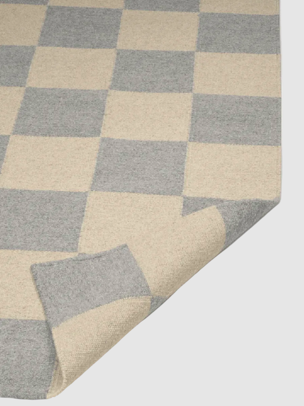 Доріжка Square сірого кольору від Classic Collection