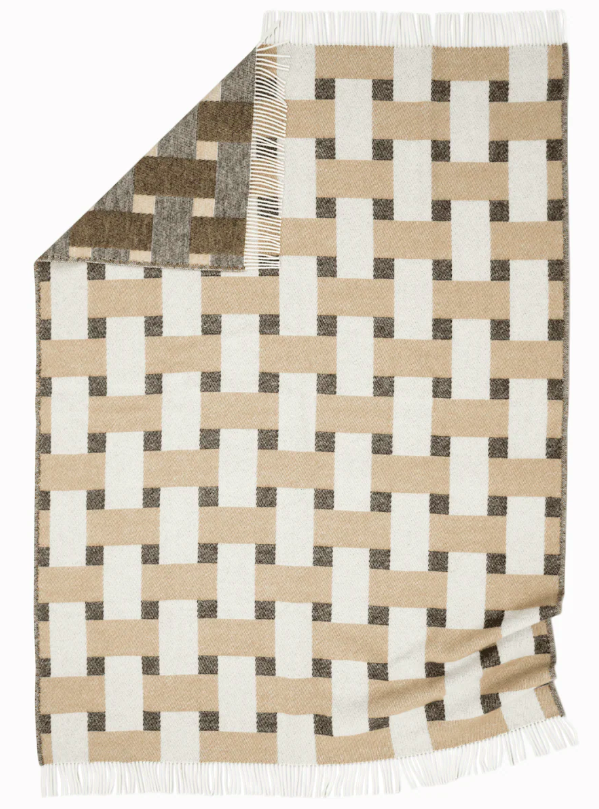 Плед Weave бежевого кольору від Classic Collection