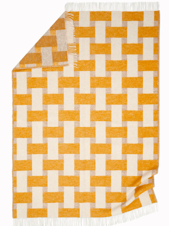 Плед Weave жовтого кольору від Classic Collection
