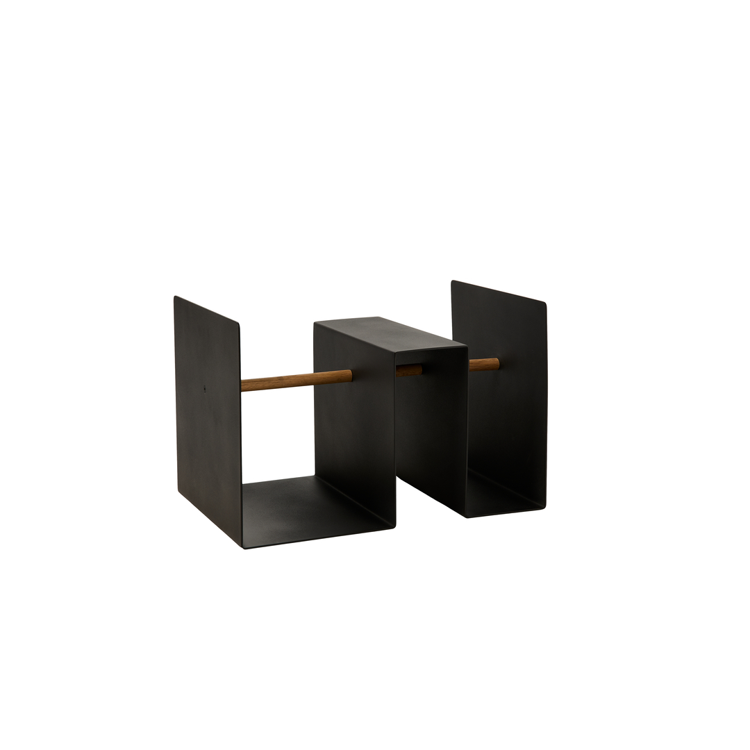 Журнальний столик Edge чорнного кольору від Andersen Furniture