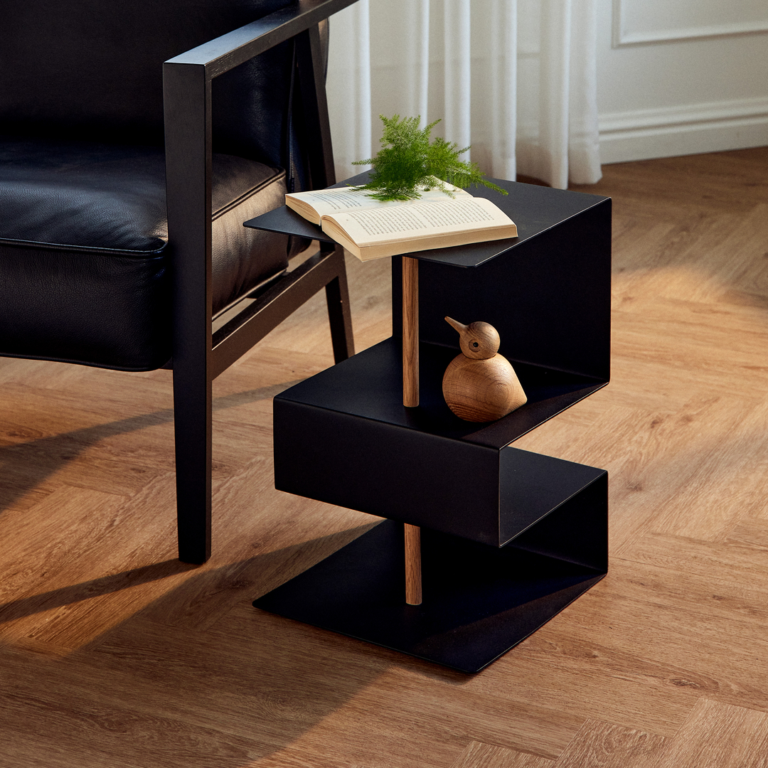 Журнальний столик Edge чорнного кольору від Andersen Furniture