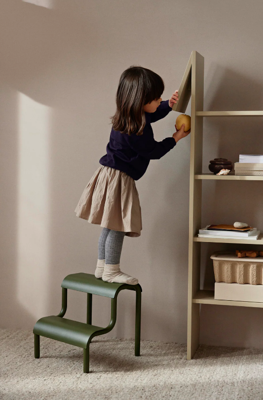 Книжкова полиця Giraffe від Ferm Living