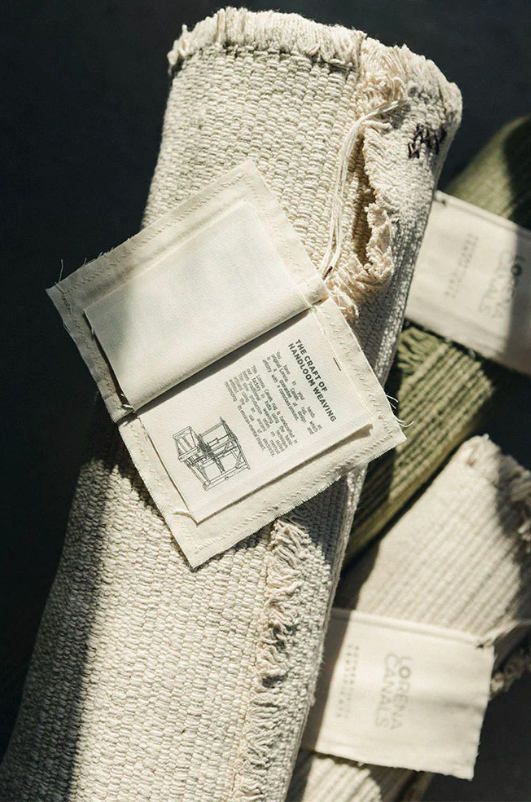 Килим Handloom бежевого кольору від Lorena Canals