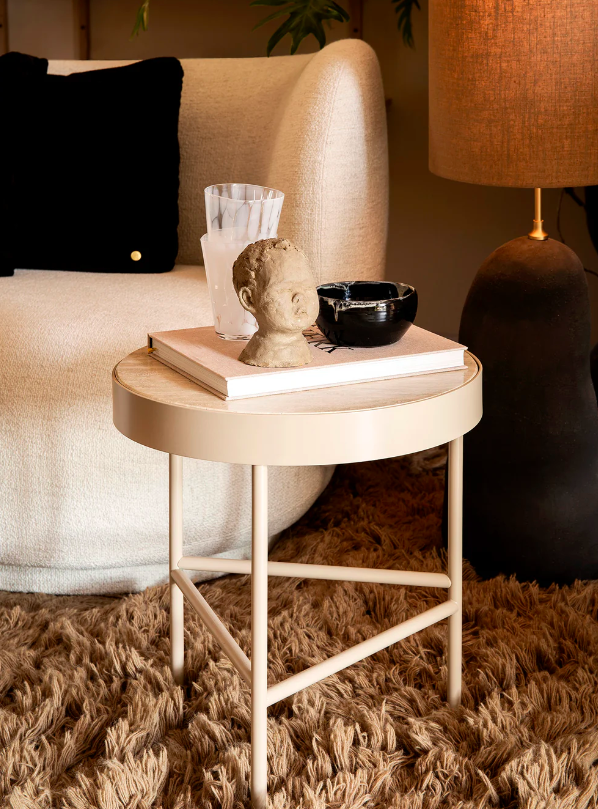 Журнальний столик Travertine кольору кашемір від Ferm Living
