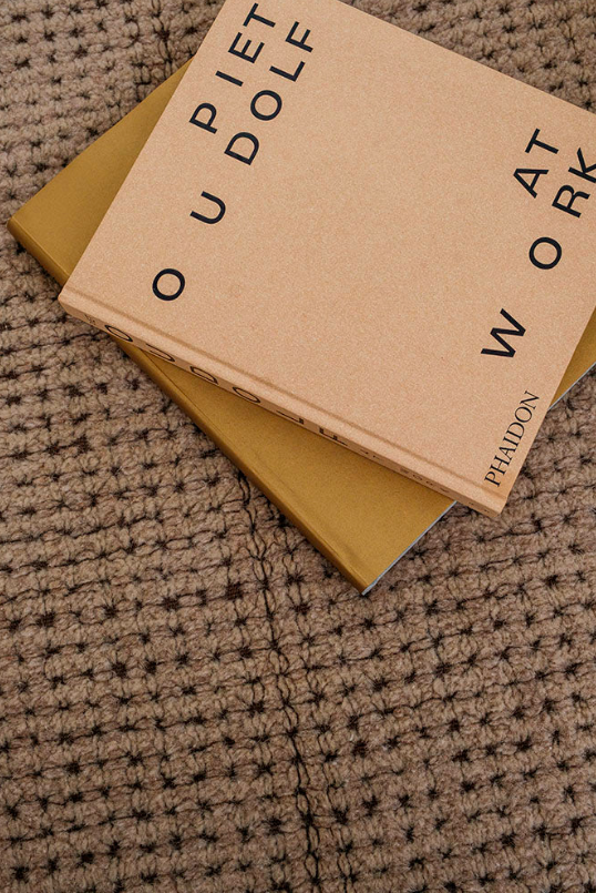 Килим Wool Blur пісчаного кольору від Lorena Canals