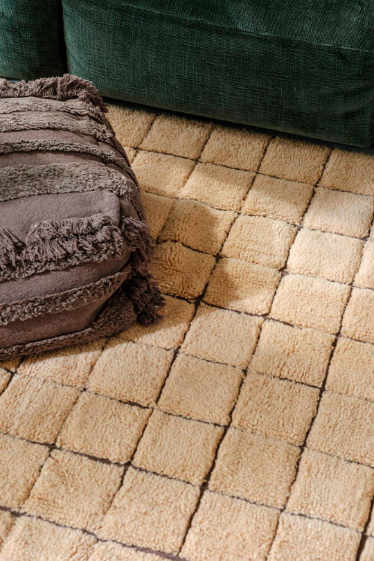 Доріжка Wool Mosaic бурштинового кольору від Lorena Canals