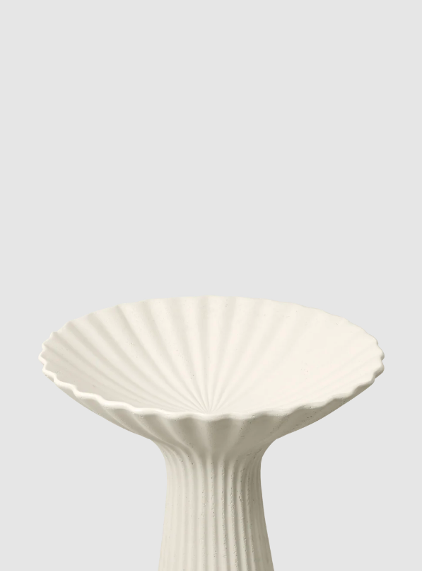 Садова чаша постамнет Fountain кольору слонової кістки від Ferm Living