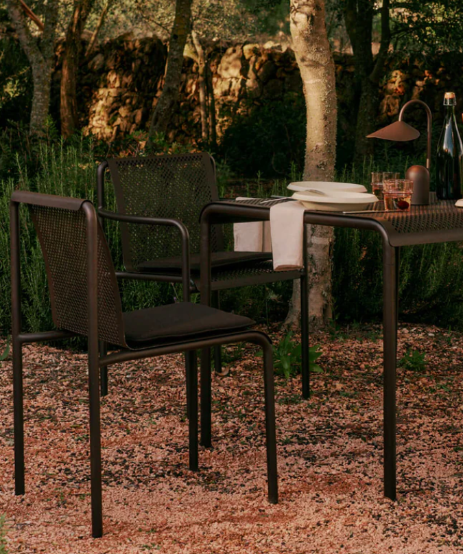 Вуличний стілець Dapple від Ferm Living