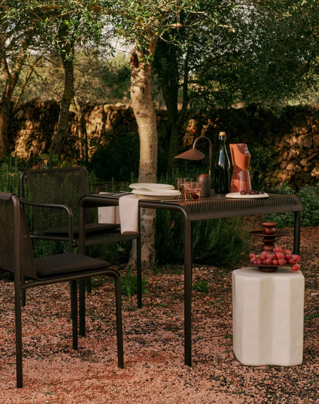 Вуличний обідній стіл Dapple Small від Ferm Living